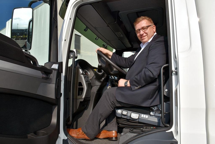 NLF-direktøren tror alle er tjent med å la større nyttekjøretøy bruke kollektivfeltet utenfor rushtiden. Foto: Stein Inge Stølen